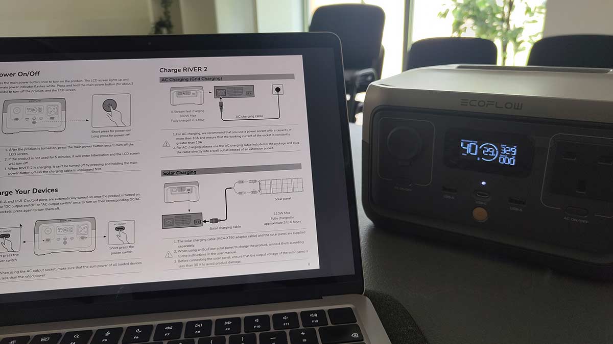 Charging the EcoFlow unit using AC charging.